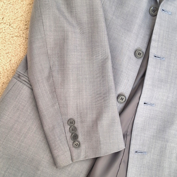 Raspinni,(Revised)Men's 38R, Medium Gray Blazer - Picture 10 of 10